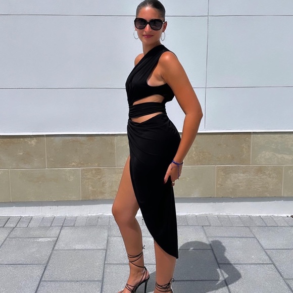 Just In 🚨Bring Out The Goddess In You In This Gorgeous Athena Dress❣️ - Picture 4 of 8